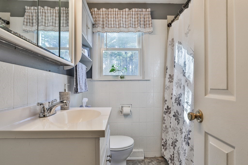 15 Bellflower Road Billerica, MA 01821 - Photo 16 of 27