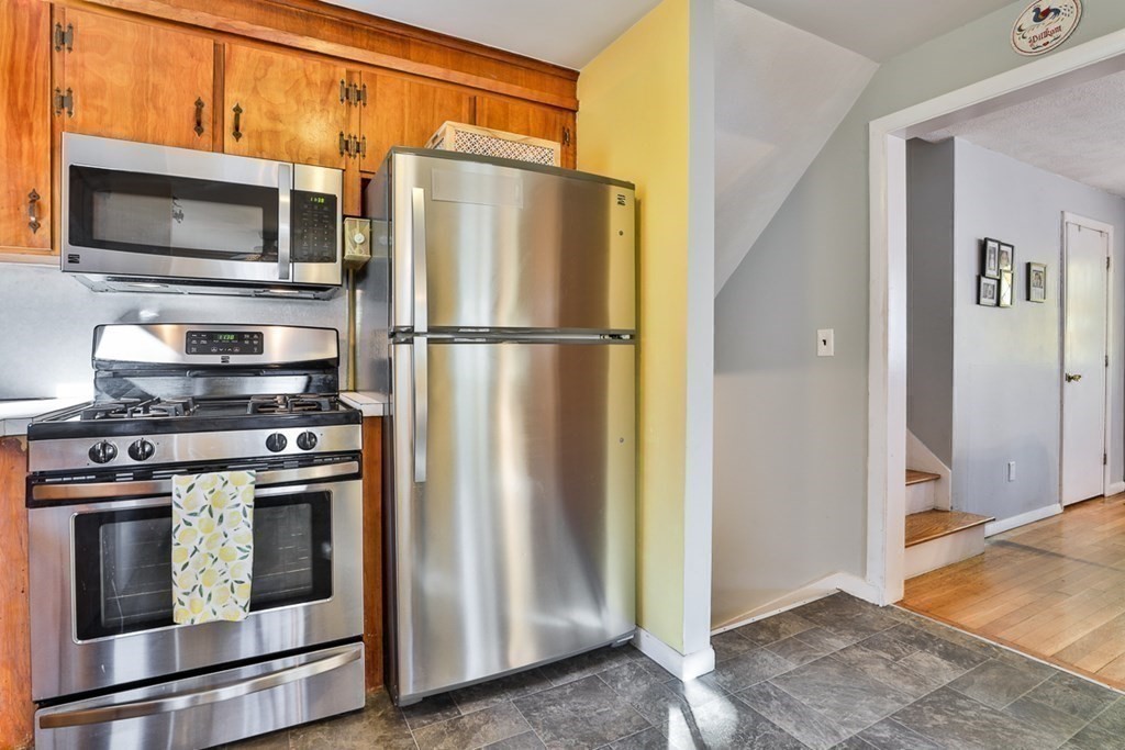 15 Bellflower Road Billerica, MA 01821 - Photo 5 of 27