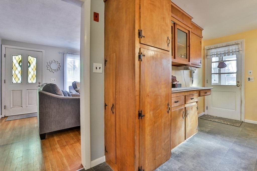 15 Bellflower Road Billerica, MA 01821 - Photo 9 of 27