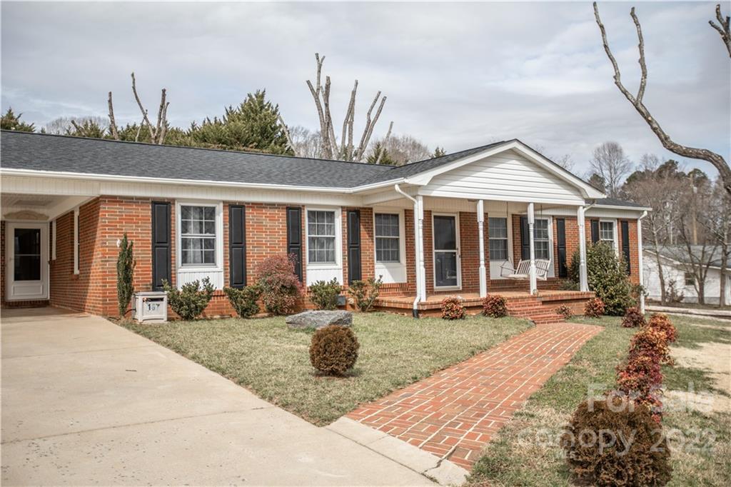 167 Crescent Street Rutherfordton, NC 28139 - Photo 1 of 36 Gallery Image 1