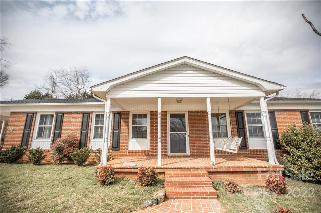 167 Crescent Street Rutherfordton, NC 28139 - Photo 3 of 36 Gallery Image 3
