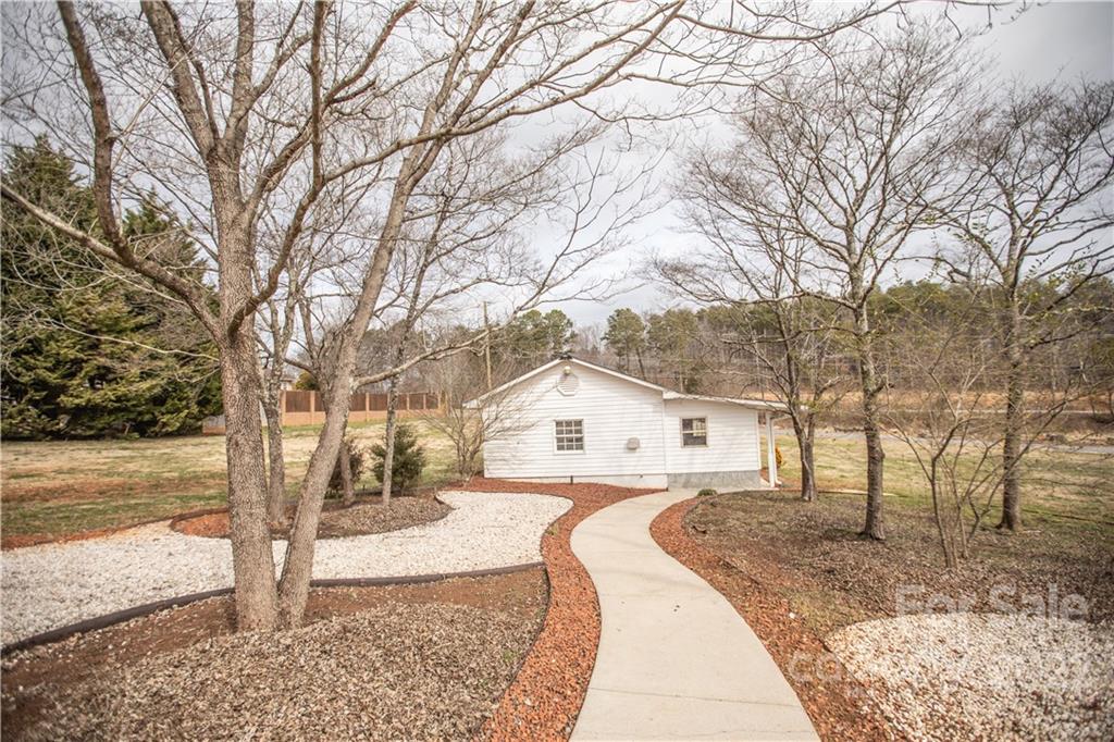167 Crescent Street Rutherfordton, NC 28139 - Photo 7 of 36 Gallery Image 7