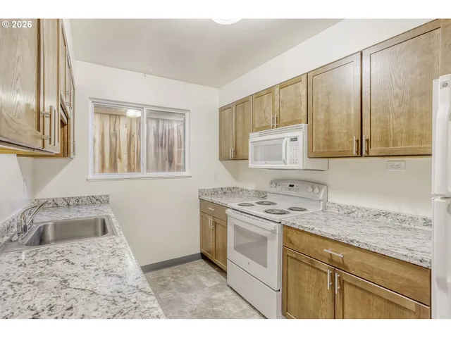 $579,000 | 9986 Southwest Garrett Street, Tigard, OR 97223