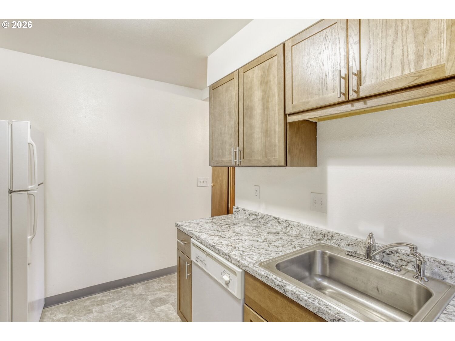 9986 Southwest Garrett Street Tigard, OR 97223 - Photo 6 of 17