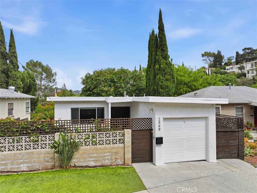 2448 Riverside Place Los Angeles, CA 90039 - Photo 4 of 58