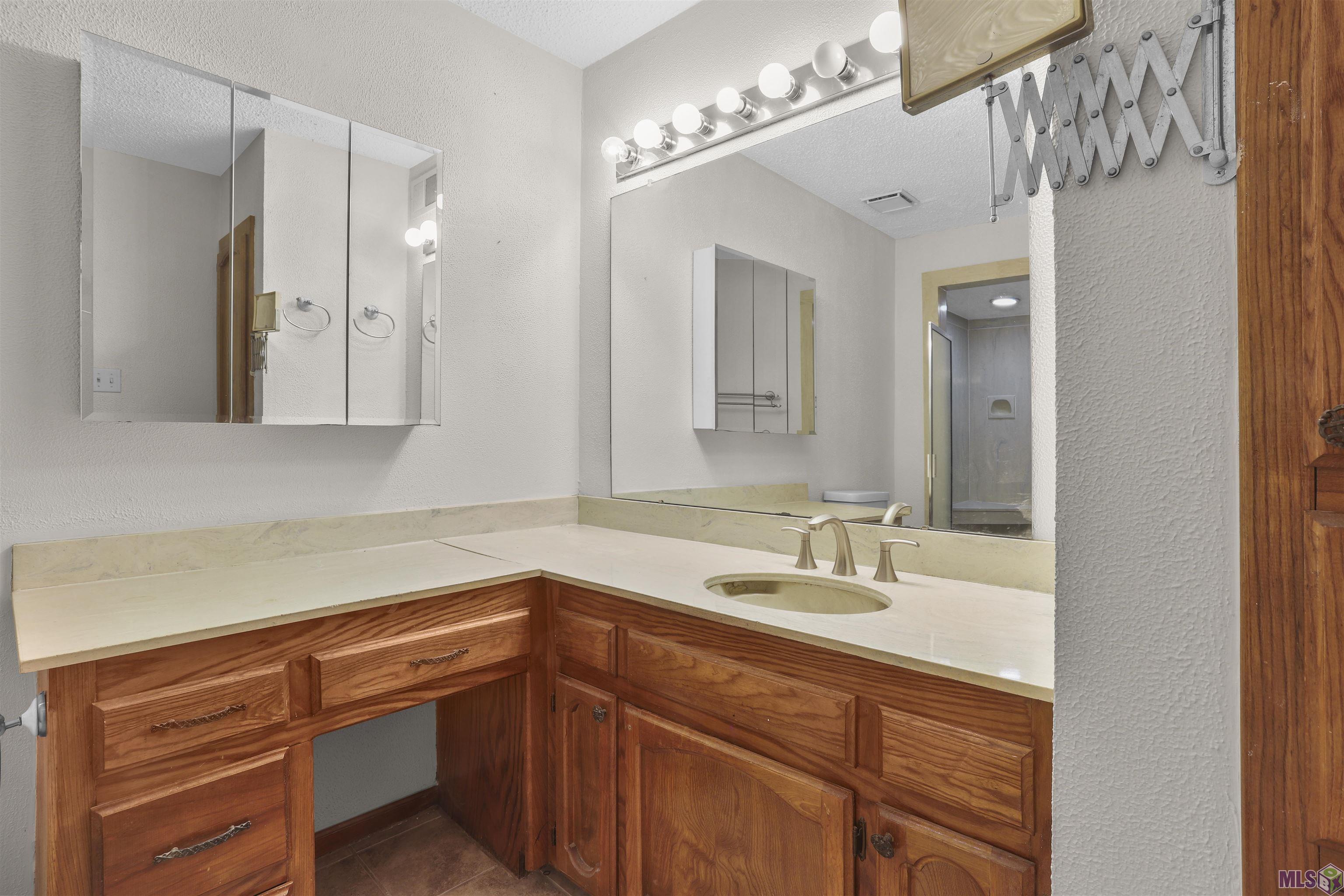 2086 Michel Delving Road Baton Rouge, LA 70810 - Photo 11 of 20