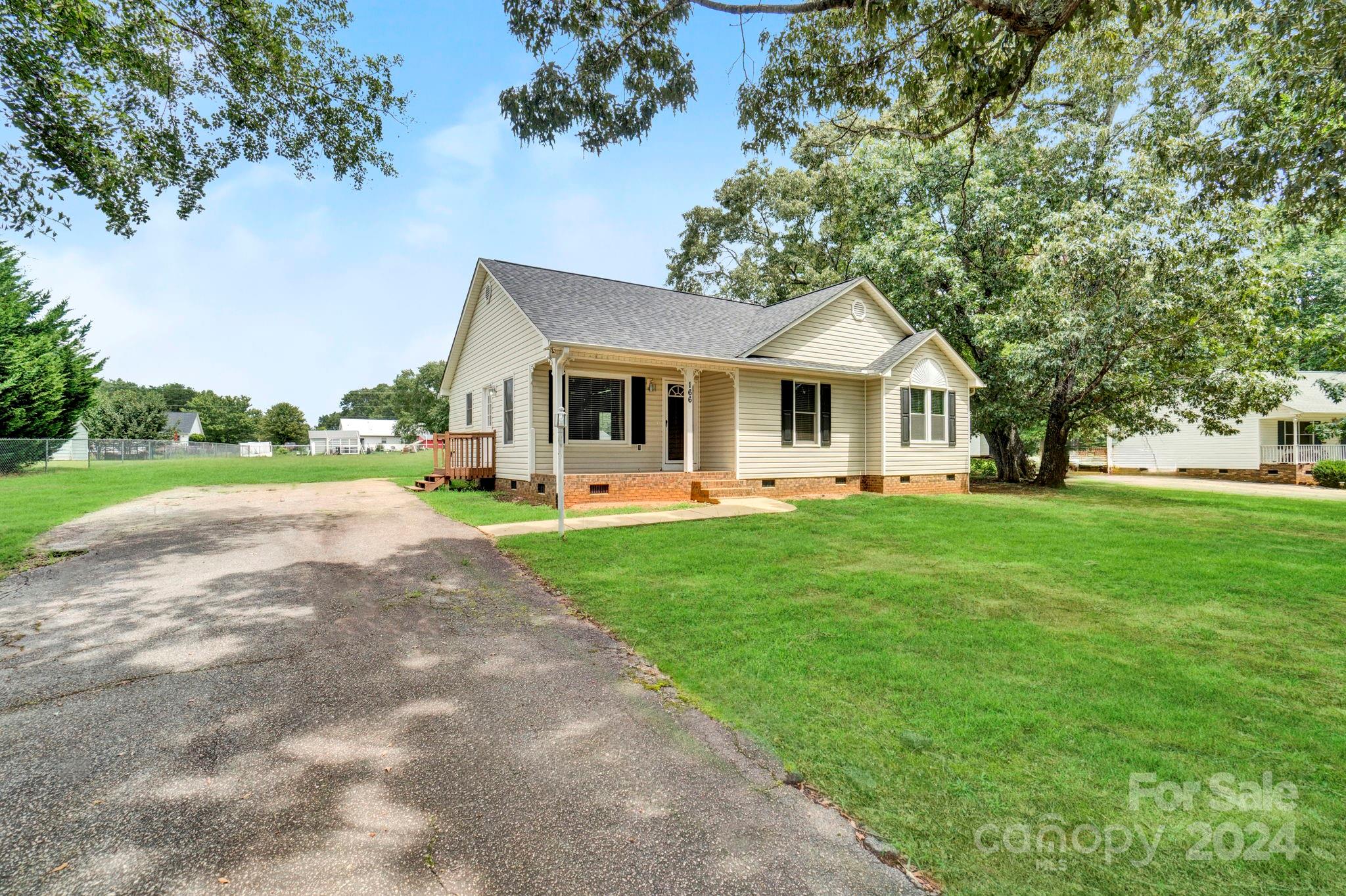 166 Bent Tree Drive Inman, SC 29349 - Photo 3 of 46