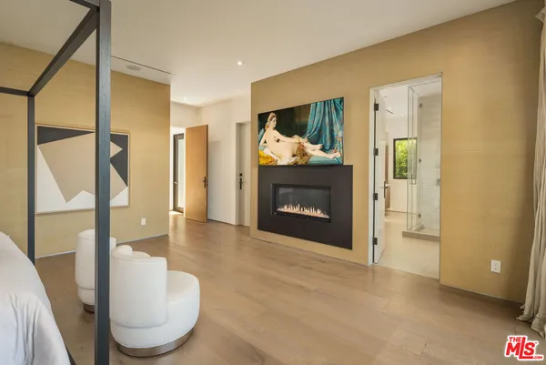 a view of an entryway and livingroom with furniture
