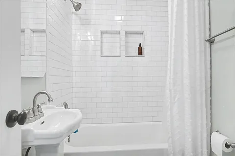 $435,000 | 2711 West 73rd Terrace, Prairie Village, KS 66208