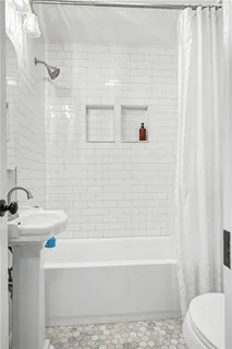 $435,000 | 2711 West 73rd Terrace, Prairie Village, KS 66208