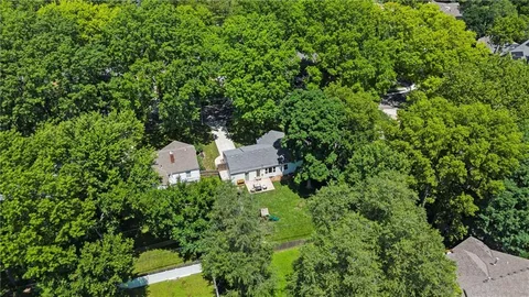 $435,000 | 2711 West 73rd Terrace, Prairie Village, KS 66208