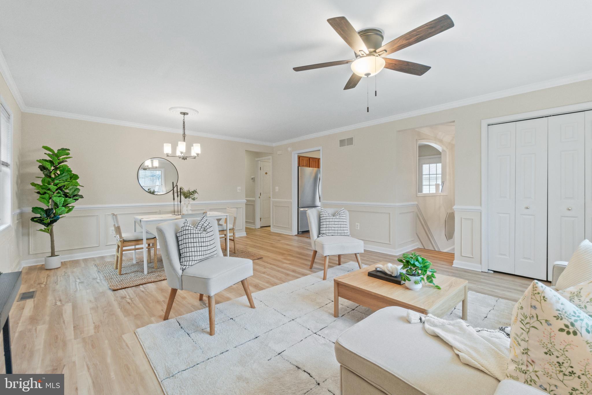 311 Greyhound Road Baltimore, MD 21221 - Photo 4 of 44 Family Room/ Dining Room Combo
