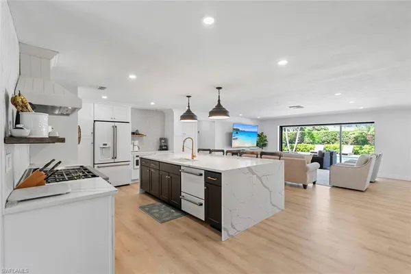 $25,000 | 4222 Crayton Road, Naples, FL 34103