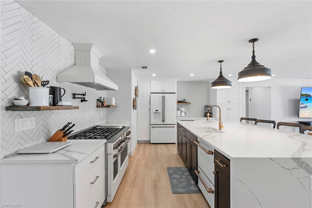 4222 Crayton Road Naples, FL 34103 - Photo 13 of 46