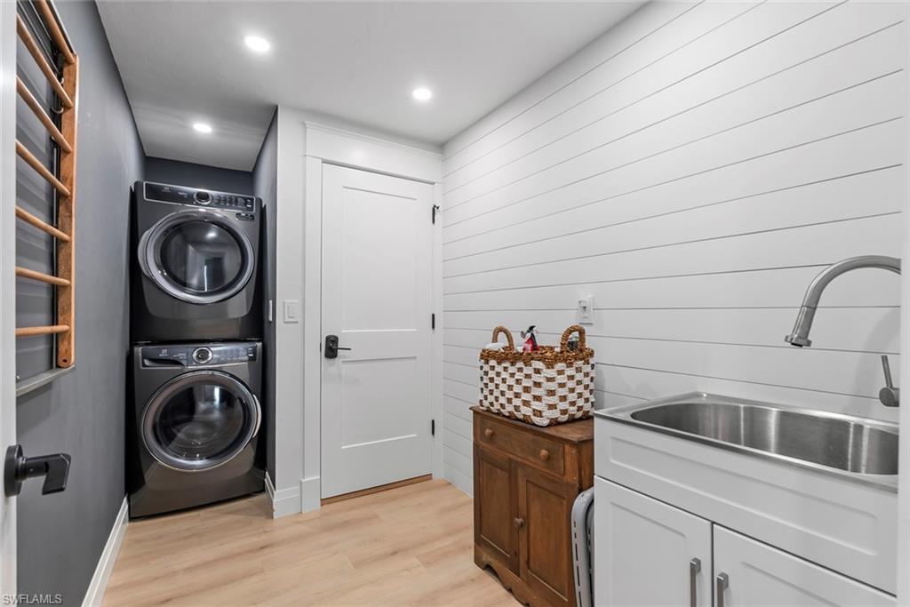 4222 Crayton Road Naples, FL 34103 - Photo 36 of 46