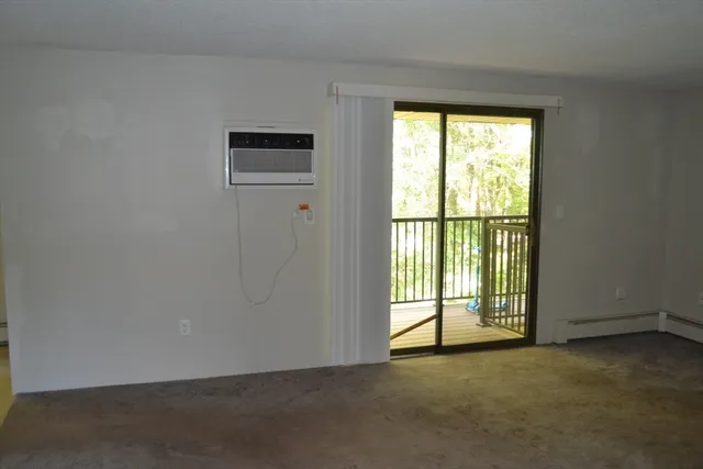 $284,000 | 1820 Skyline Drive, Unit 18, Lowell, MA 01854