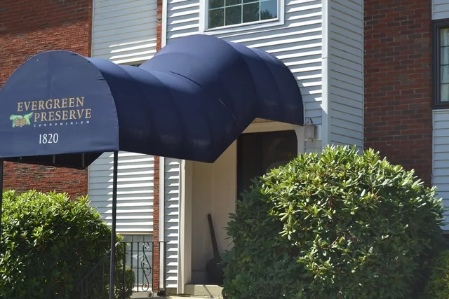 $284,000 | 1820 Skyline Drive, Unit 18, Lowell, MA 01854