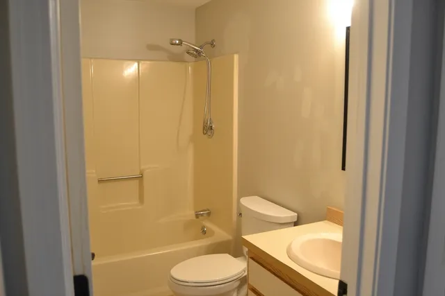 $284,000 | 1820 Skyline Drive, Unit 18, Lowell, MA 01854