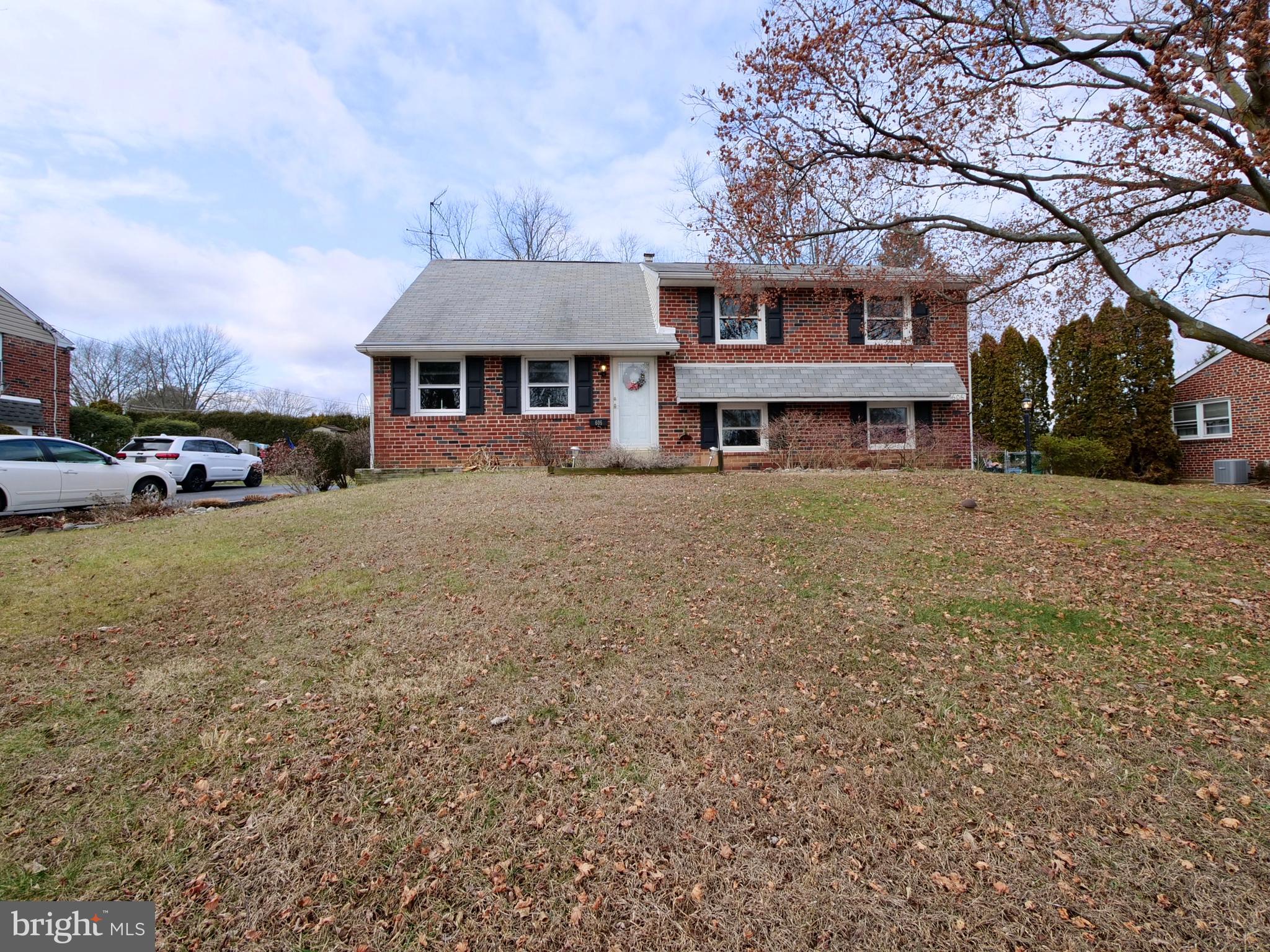 606 Cambridge Road Brookhaven, PA 19015 - Photo 1 of 21 Front of house