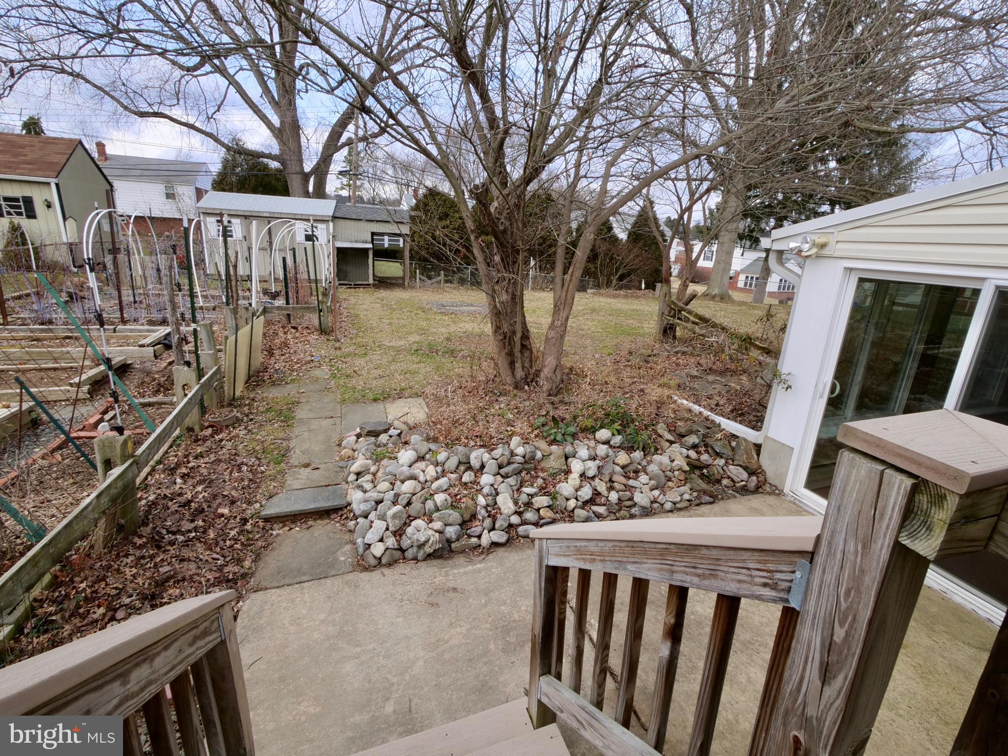 606 Cambridge Road Brookhaven, PA 19015 - Photo 3 of 21 backyard
