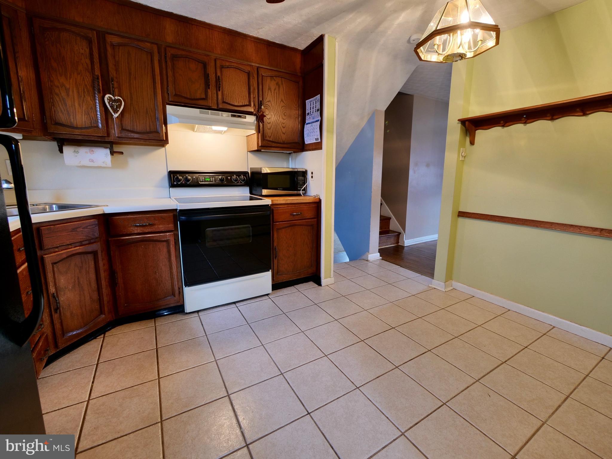 606 Cambridge Road Brookhaven, PA 19015 - Photo 9 of 21 Gallery Image 9