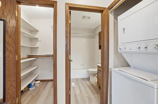 $139,500 | 6333 Alderwood Circle, Unit B, Woodbury, MN 55125