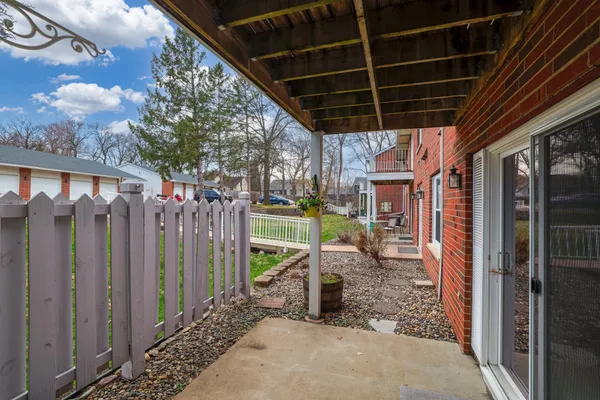 $139,500 | 6333 Alderwood Circle, Unit B, Woodbury, MN 55125