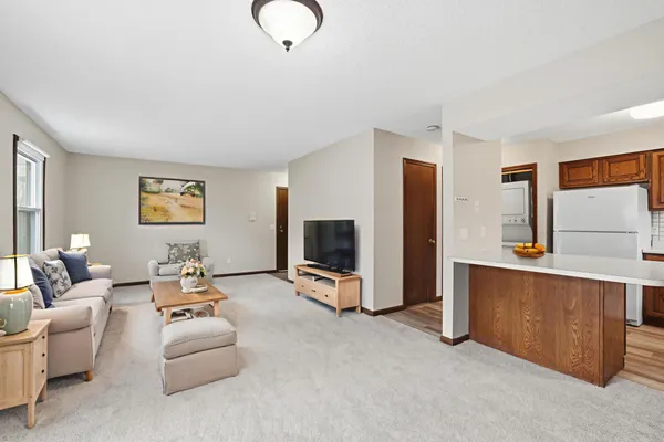 $139,500 | 6333 Alderwood Circle, Unit B, Woodbury, MN 55125