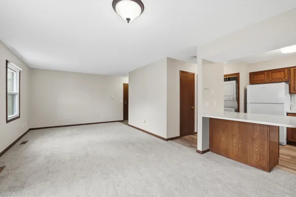 $139,500 | 6333 Alderwood Circle, Unit B, Woodbury, MN 55125