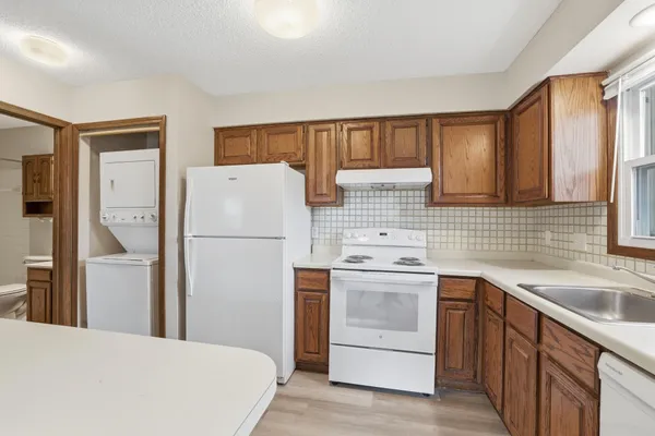 $139,500 | 6333 Alderwood Circle, Unit B, Woodbury, MN 55125