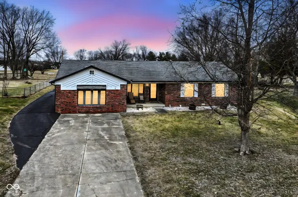 $335,000 | 382 Pinedale Drive, Avon, IN 46123