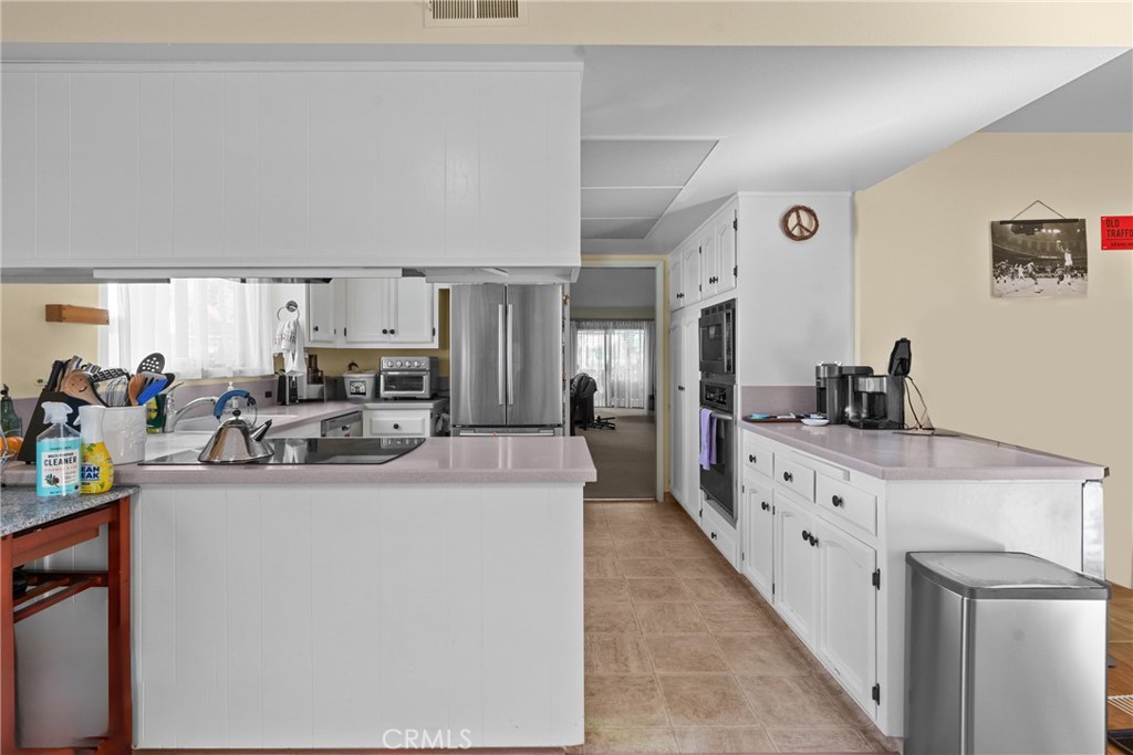 166 Tallyho Road Santa Maria, CA 93455 - Photo 19 of 46 Kitchen