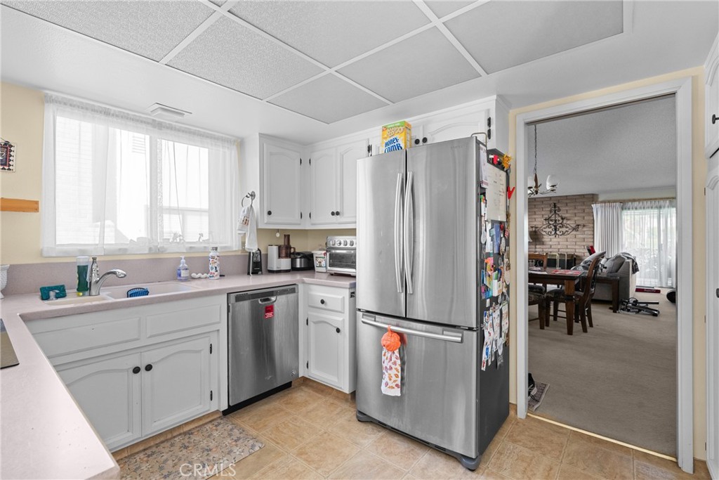 166 Tallyho Road Santa Maria, CA 93455 - Photo 20 of 46 Kitchen