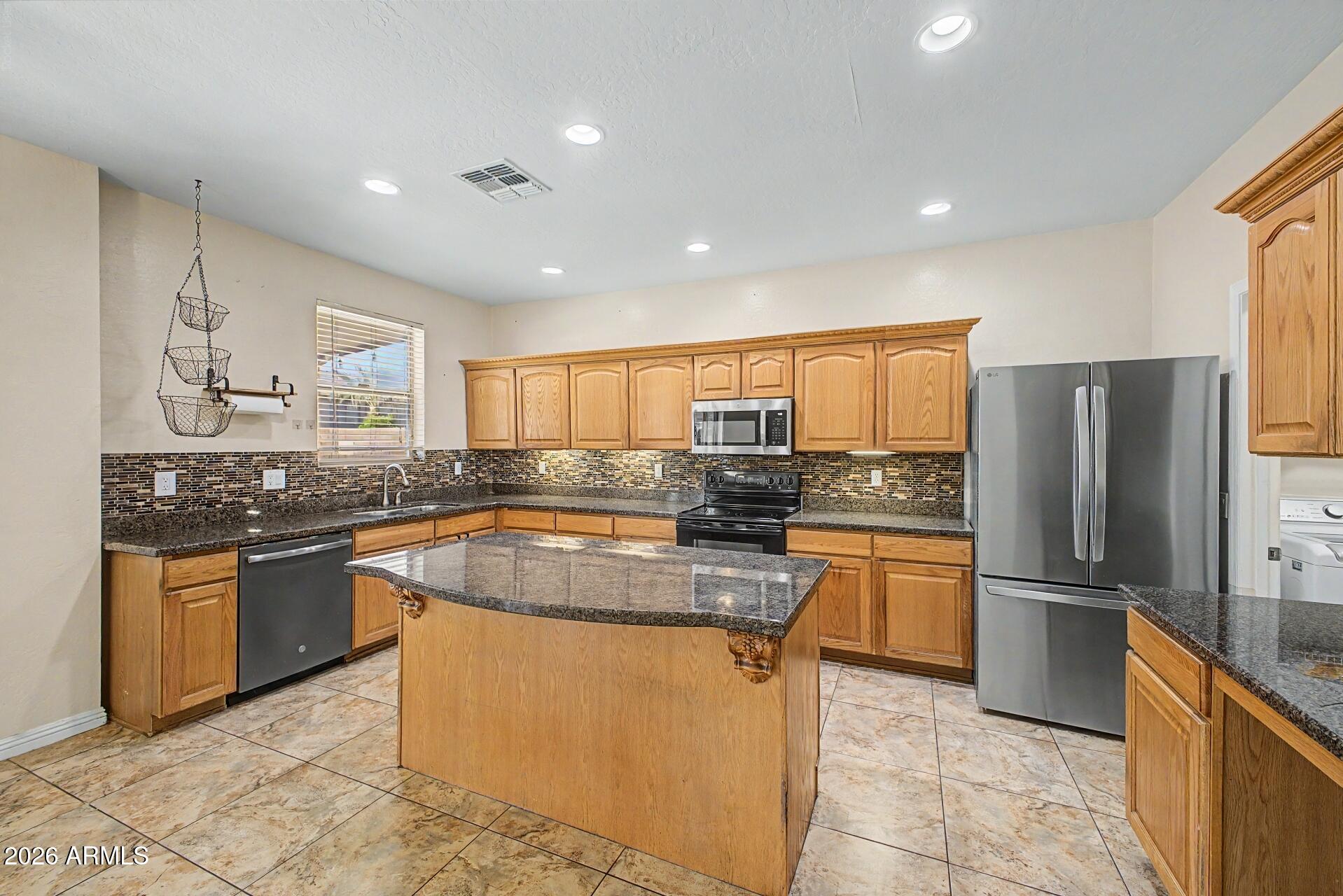 2934 West Fremont Rd. Phoenix, AZ 85041 - Photo 9 of 25 15-Fremont
