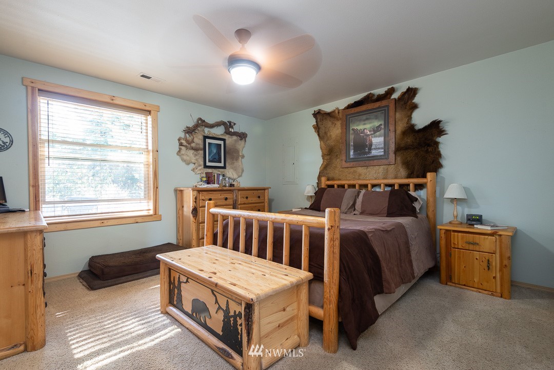 10440 Grove Road Southeast Yelm, WA 98597 - Photo 14 of 25 Gallery Image 14