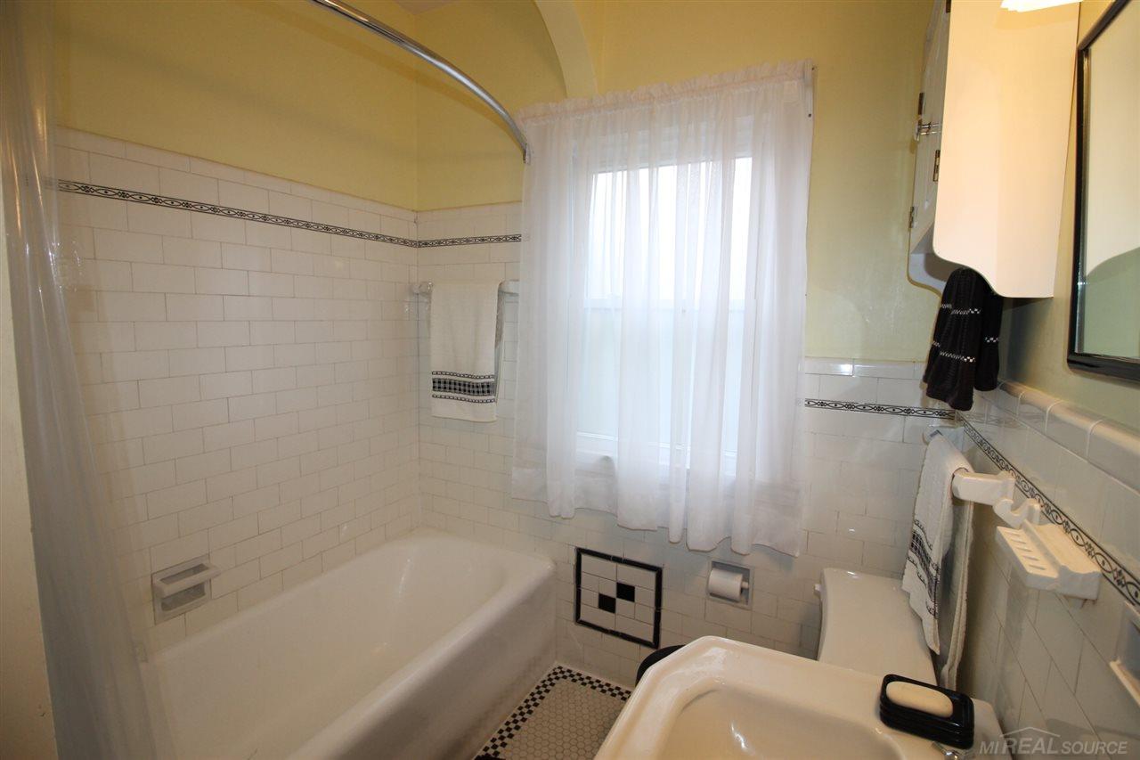 867 Barrington Road Grosse Pointe Park, MI 48230 - Photo 27 of 53