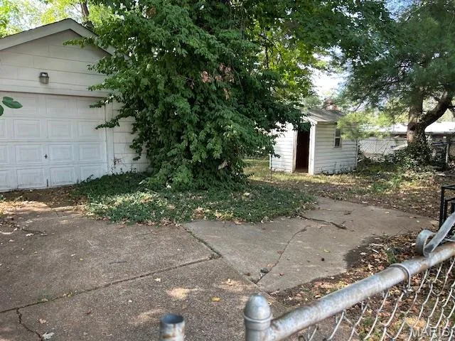 $59,900 | 6153 Hancock Avenue, Berkeley, MO 63134