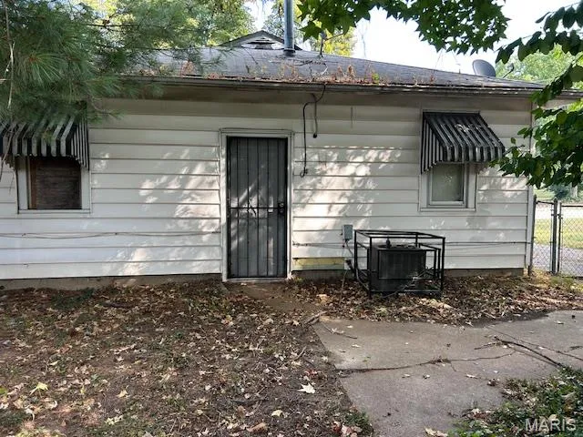 $59,900 | 6153 Hancock Avenue, Berkeley, MO 63134