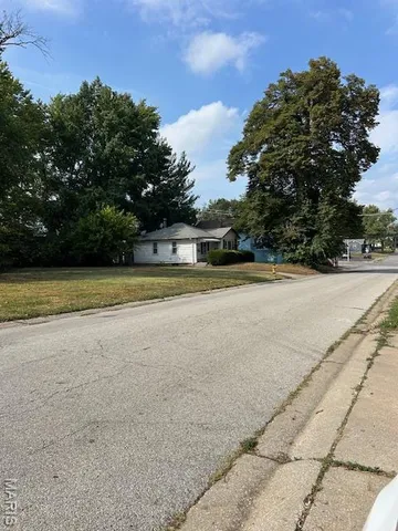 $59,900 | 6153 Hancock Avenue, Berkeley, MO 63134