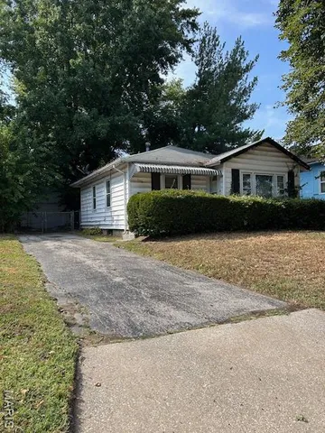 $59,900 | 6153 Hancock Avenue, Berkeley, MO 63134