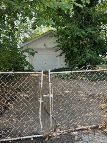 $59,900 | 6153 Hancock Avenue, Berkeley, MO 63134