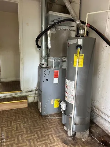 $59,900 | 6153 Hancock Avenue, Berkeley, MO 63134