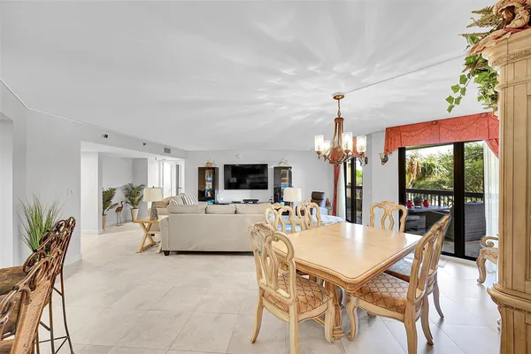 $648,788 | 2900 Northeast 14th Street Causeway, Unit 304, Pompano Beach, FL 33062