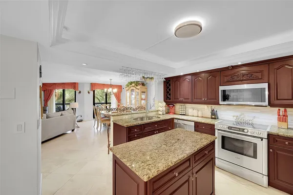 $648,788 | 2900 Northeast 14th Street Causeway, Unit 304, Pompano Beach, FL 33062
