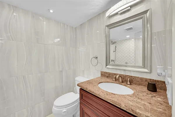 $648,788 | 2900 Northeast 14th Street Causeway, Unit 304, Pompano Beach, FL 33062