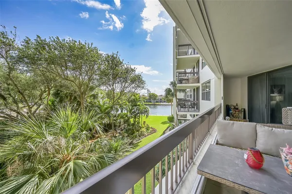 $648,788 | 2900 Northeast 14th Street Causeway, Unit 304, Pompano Beach, FL 33062