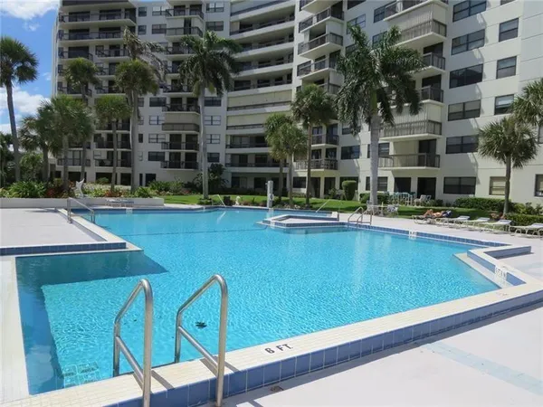 $648,788 | 2900 Northeast 14th Street Causeway, Unit 304, Pompano Beach, FL 33062