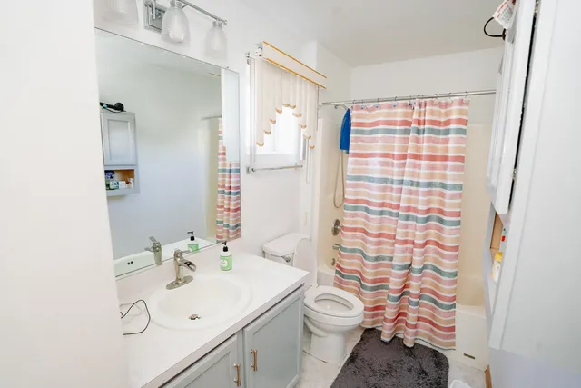 $290,000 | 68 Freesia Drive, Romeoville, IL 60446