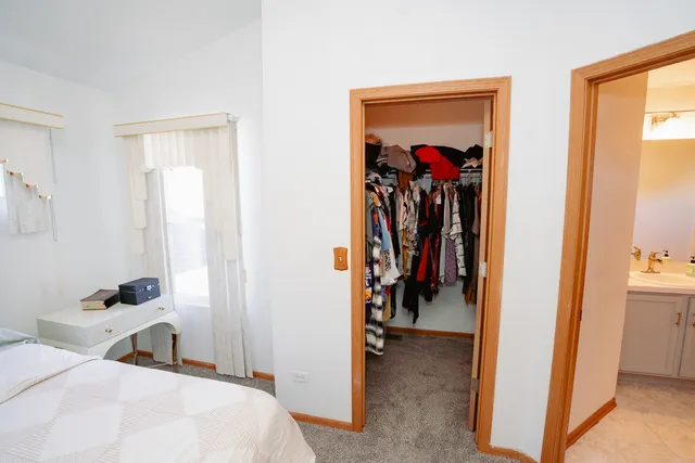 $290,000 | 68 Freesia Drive, Romeoville, IL 60446