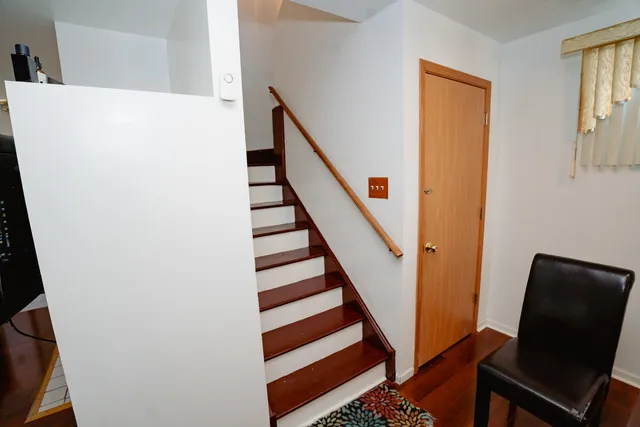 $290,000 | 68 Freesia Drive, Romeoville, IL 60446